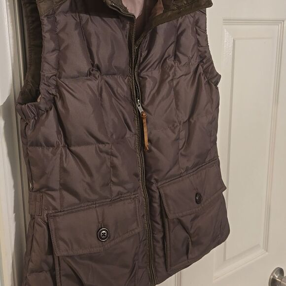 Eddie Bauer Olive Green Puffer Vest - Picture 3 of 8
